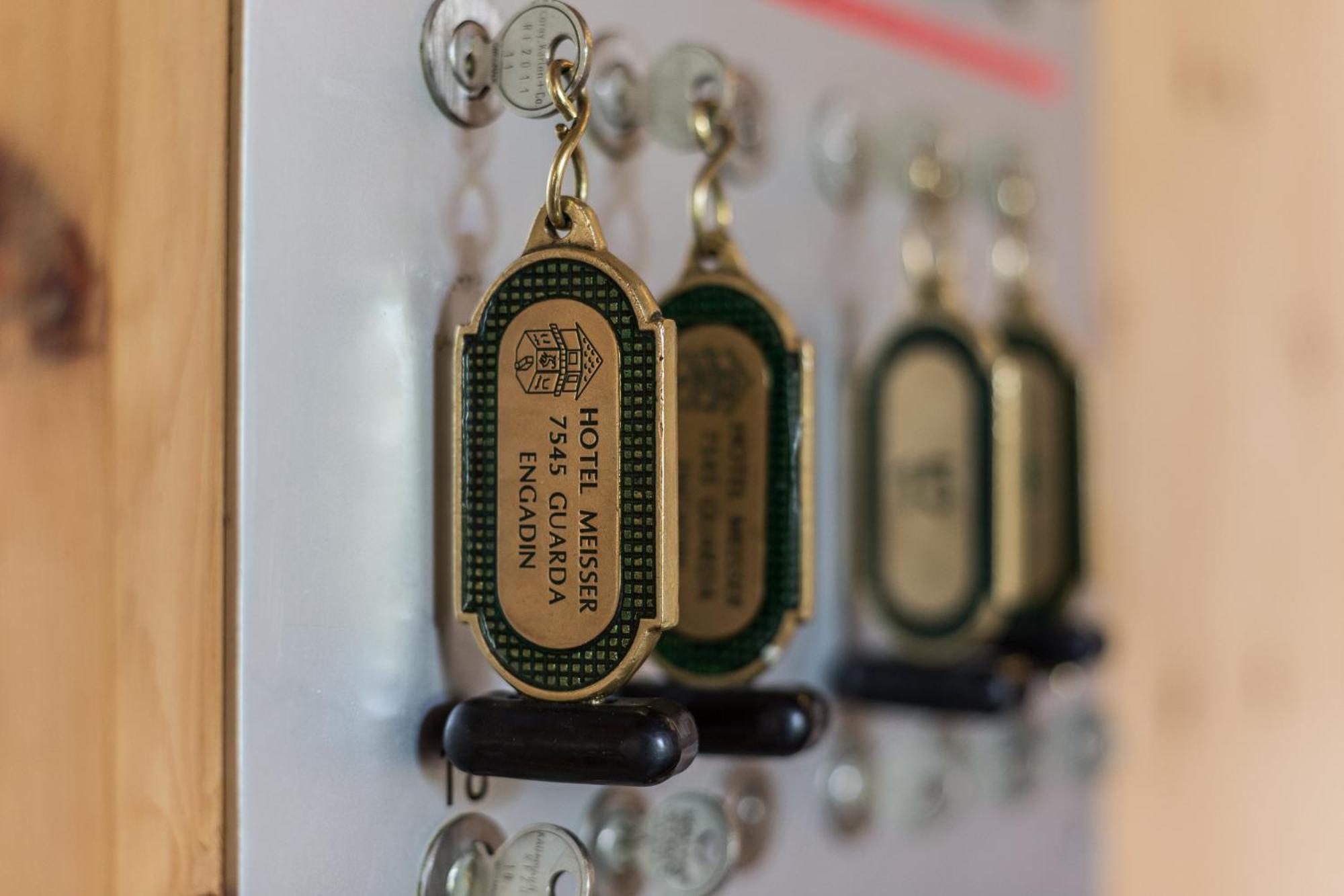 Meisser Hotel "Superior" Гуарда Екстериор снимка